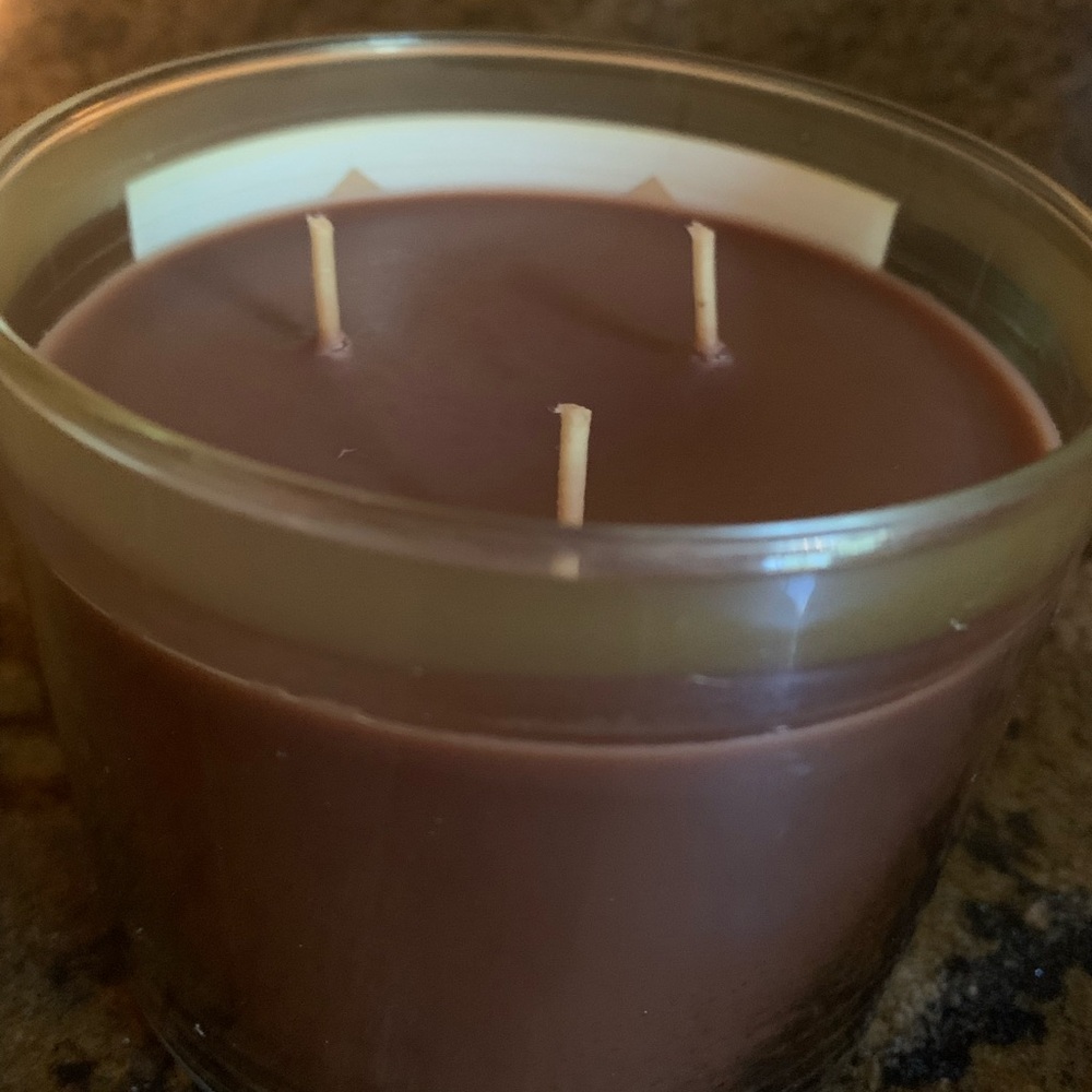 NEW Bath and Body Works Hot Cocoa & Cream Scented 3 Wick Candle - Picture 4 of 6